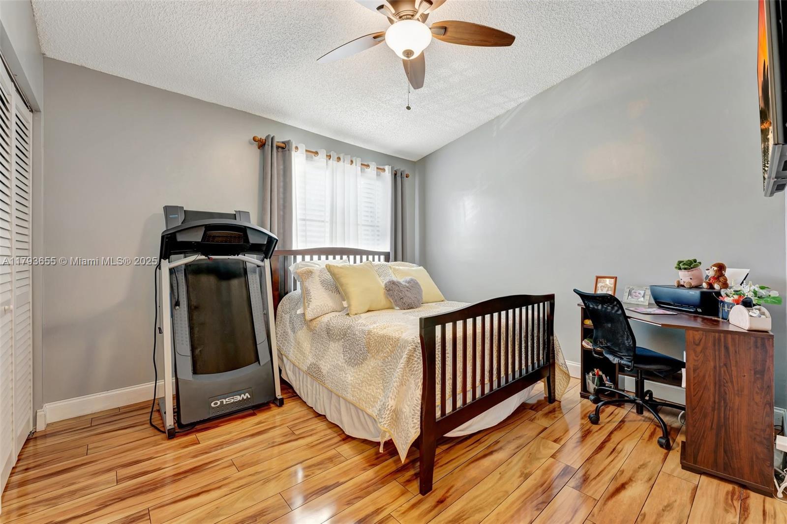 9829 Riverside Dr # 6 Unit: 42-6