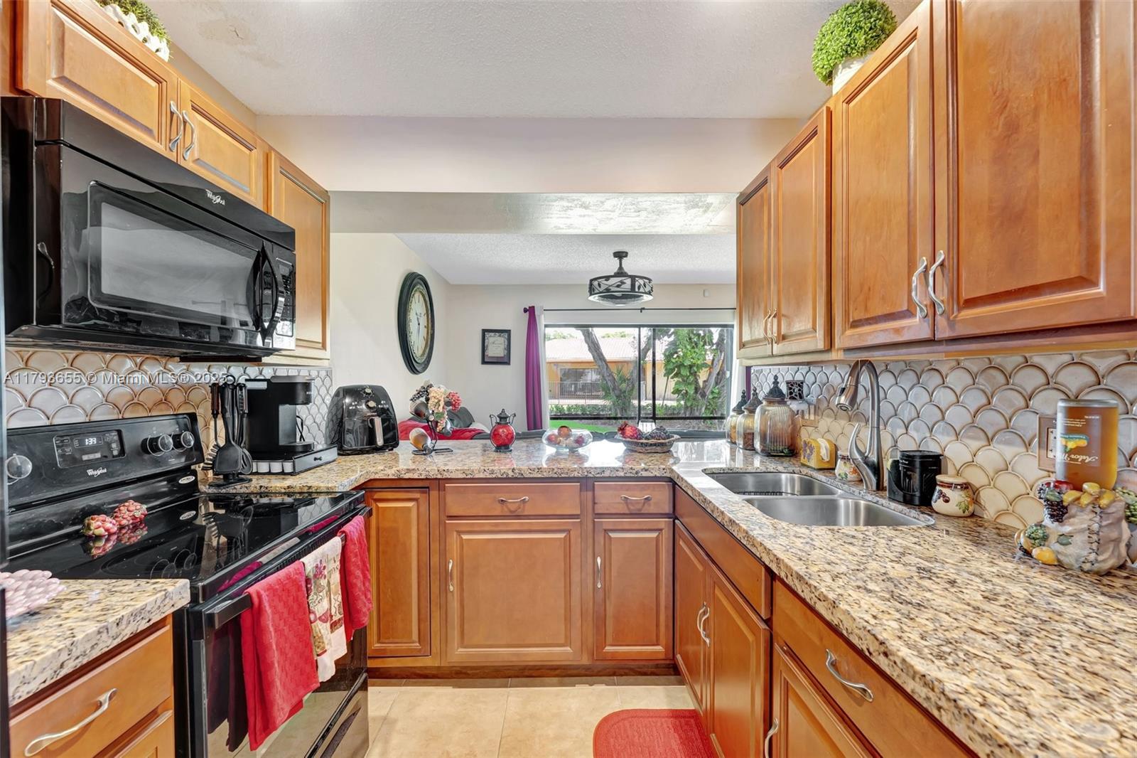 9829 Riverside Dr # 6 Unit: 42-6