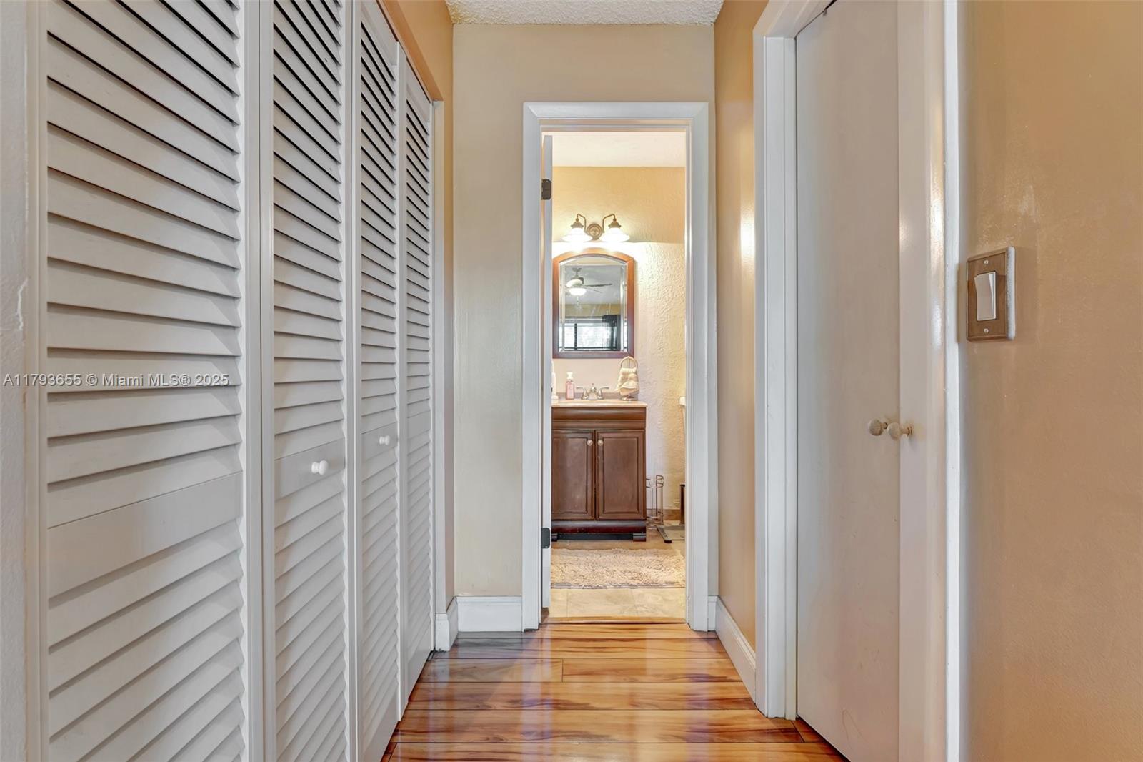 9829 Riverside Dr # 6 Unit: 42-6
