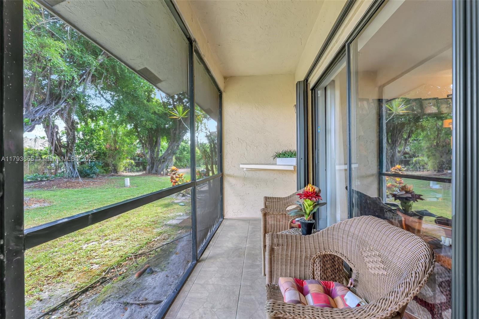 9829 Riverside Dr # 6 Unit: 42-6