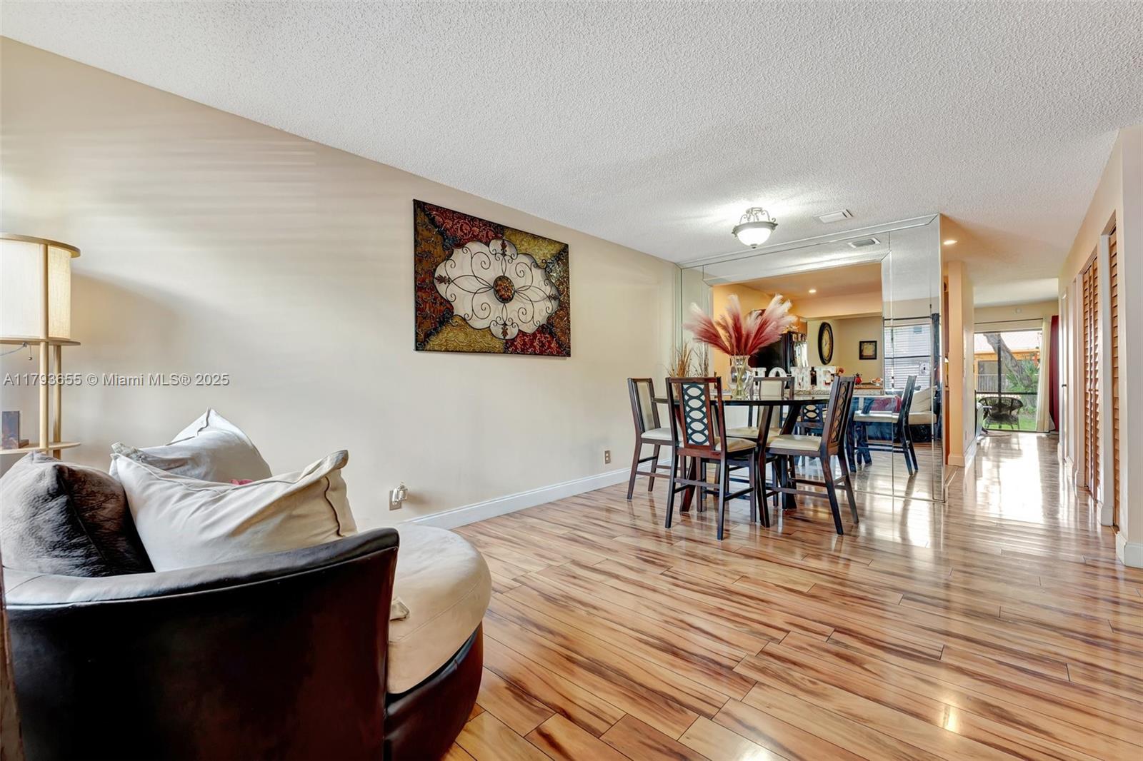 9829 Riverside Dr # 6 Unit: 42-6
