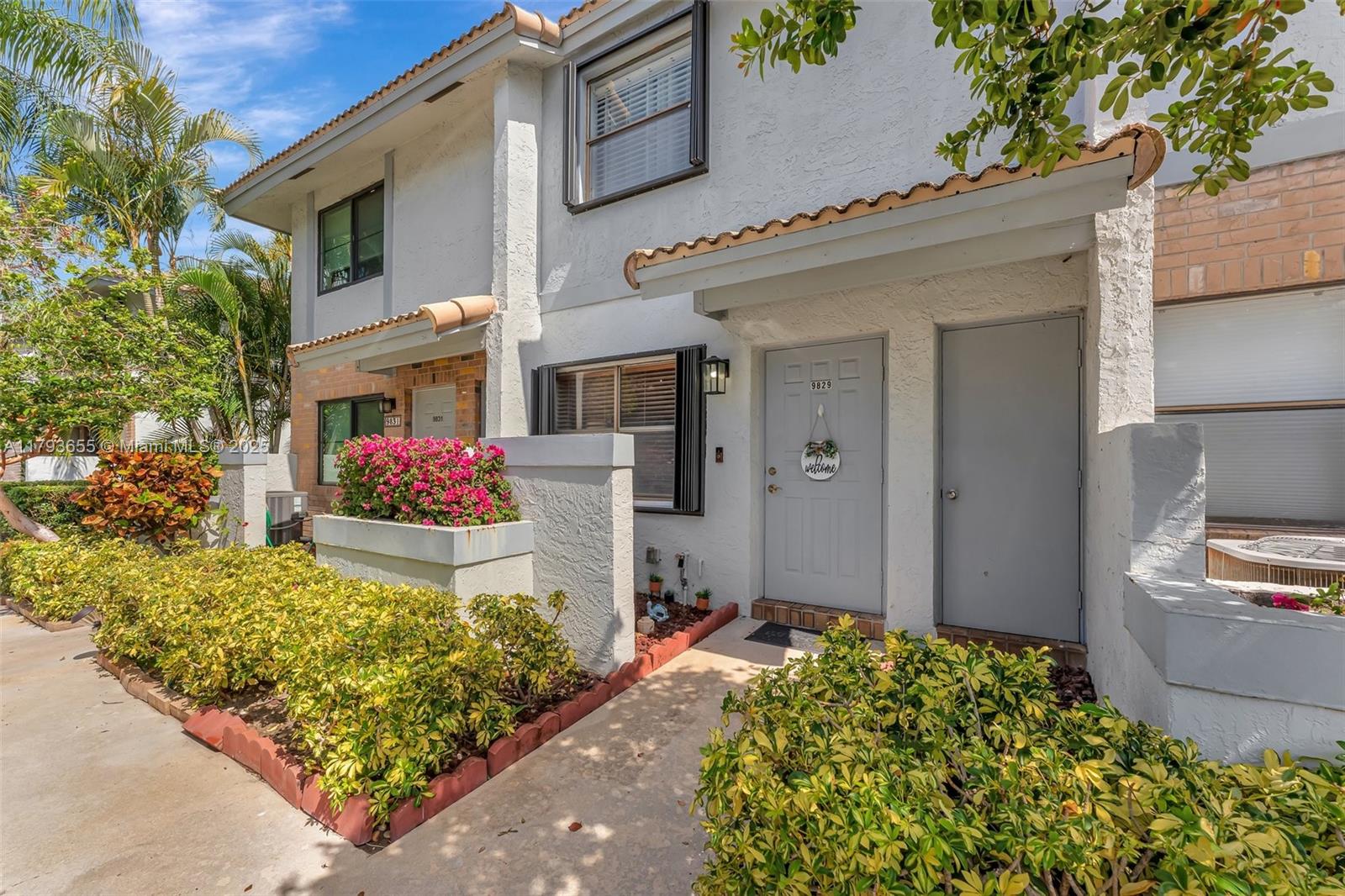 9829 Riverside Dr # 6 Unit: 42-6