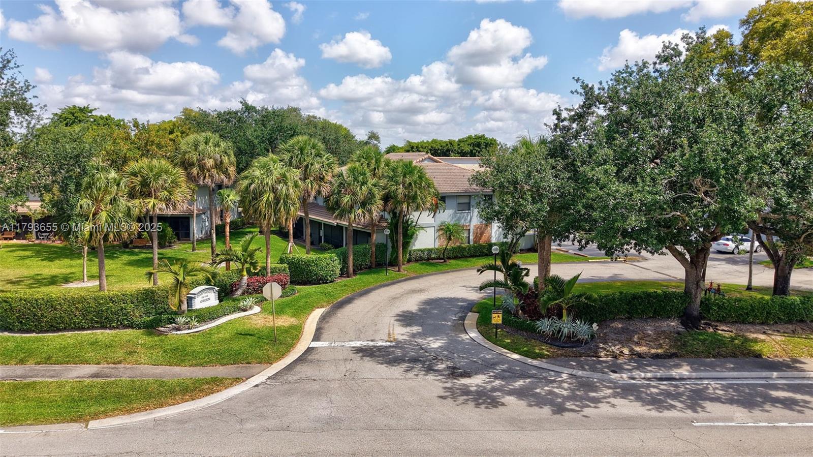 9829 Riverside Dr # 6 Unit: 42-6