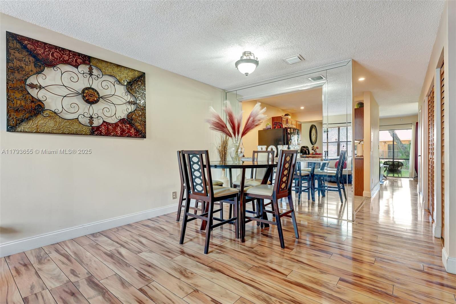 9829 Riverside Dr # 6 Unit: 42-6