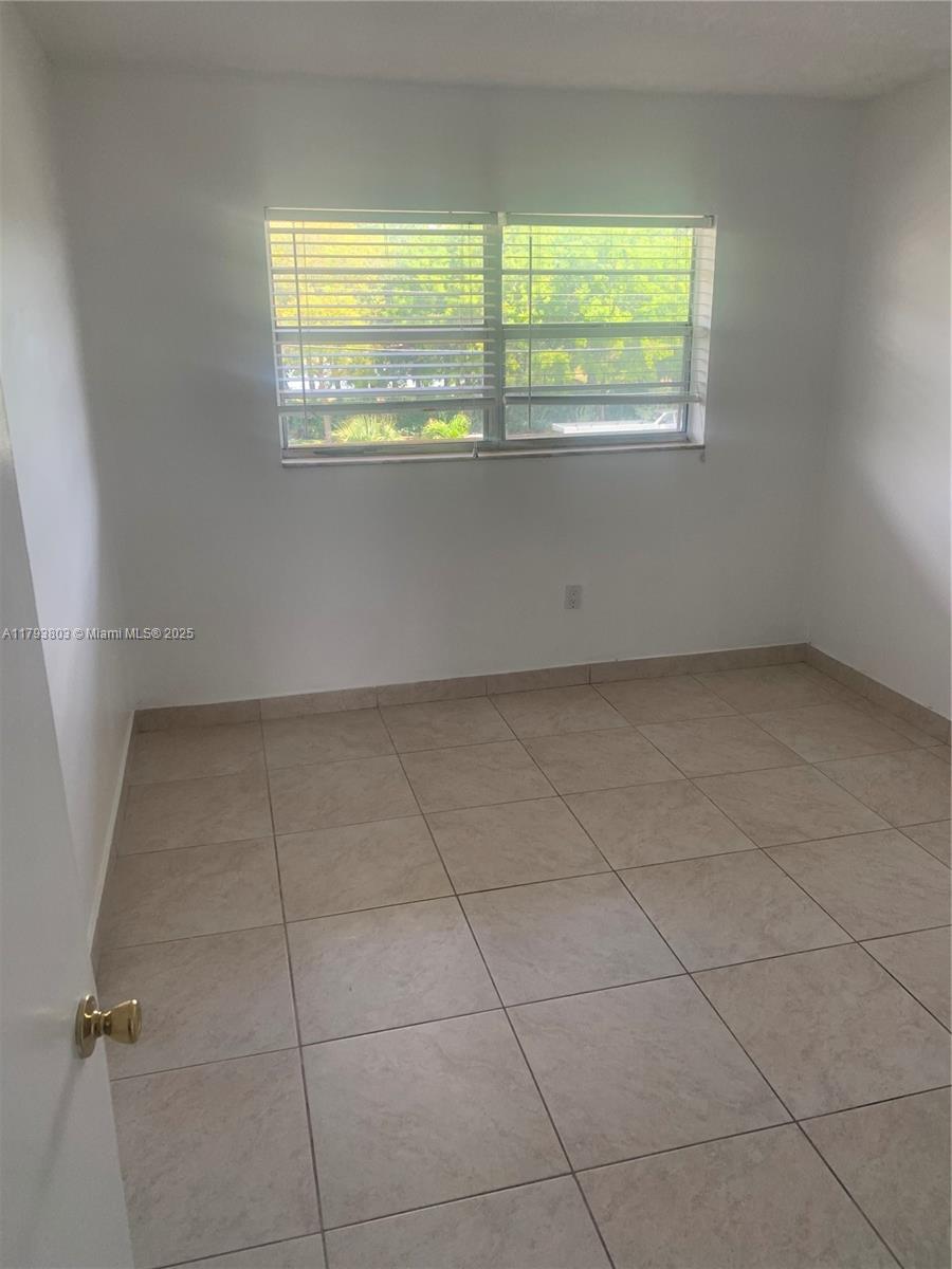 1770 NE 191st St # 1 Unit: 302-1