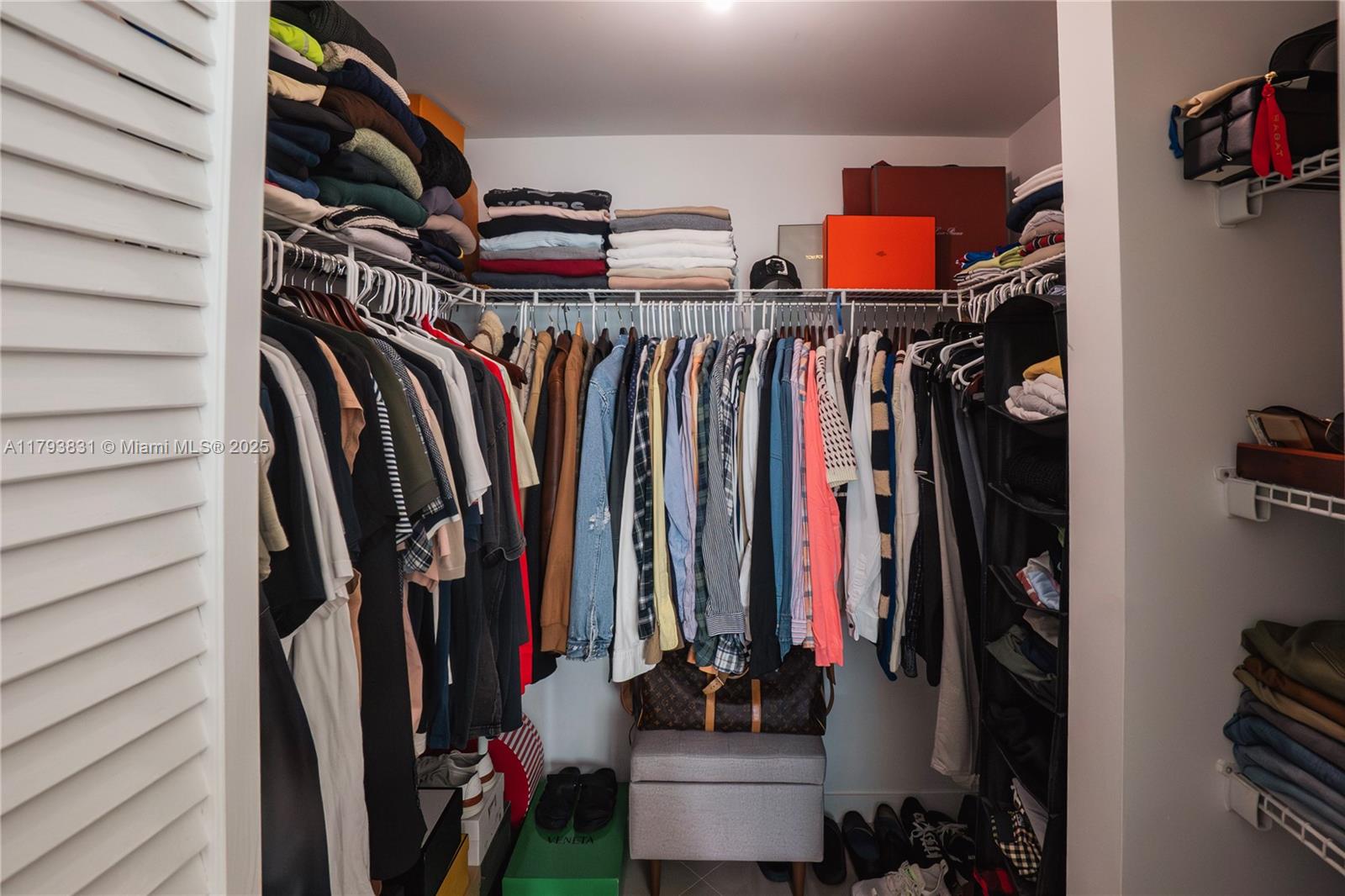 300 S Biscayne Blvd # 3307 Unit: T-3307