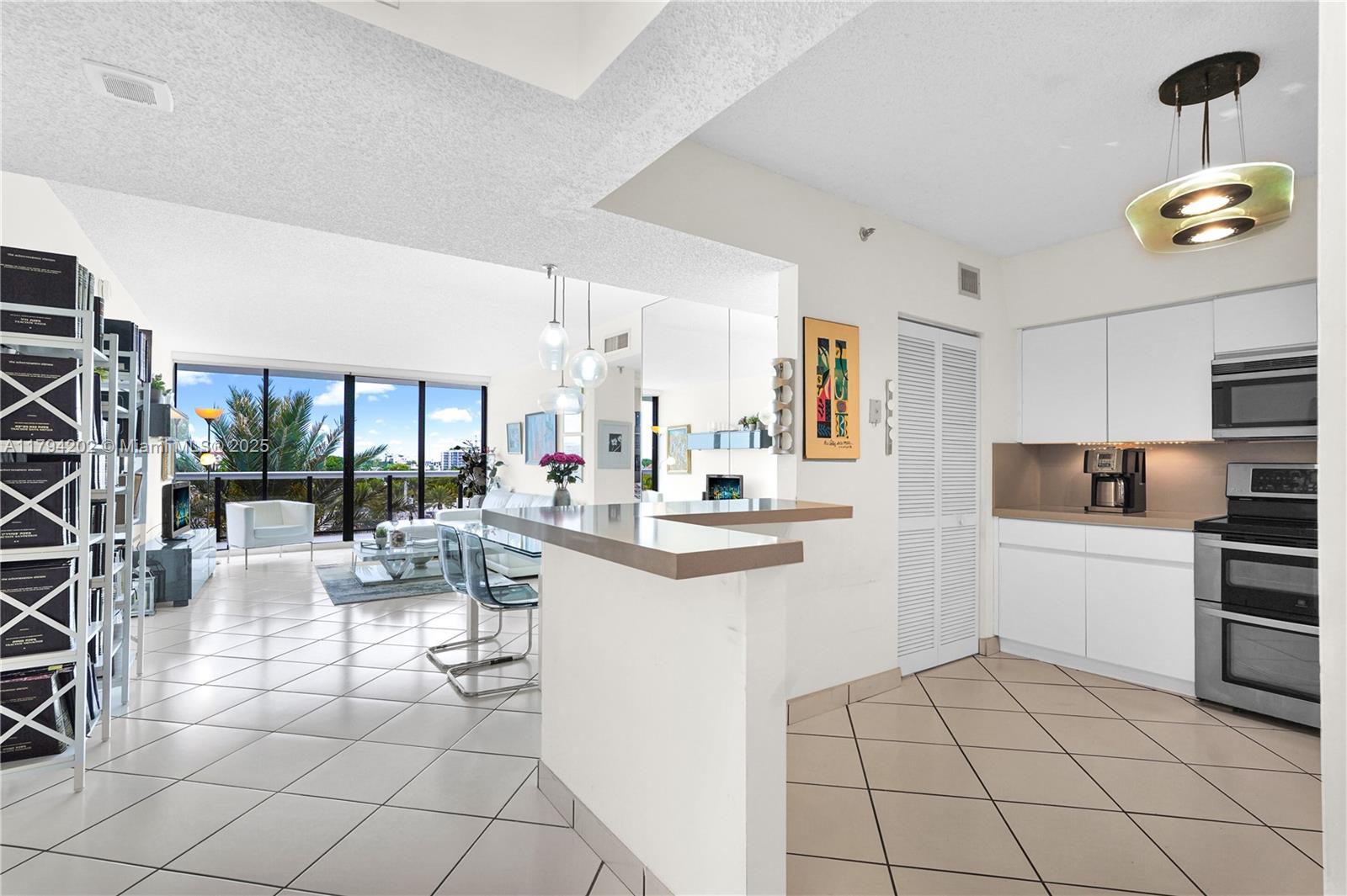 9455 Collins Ave # 603