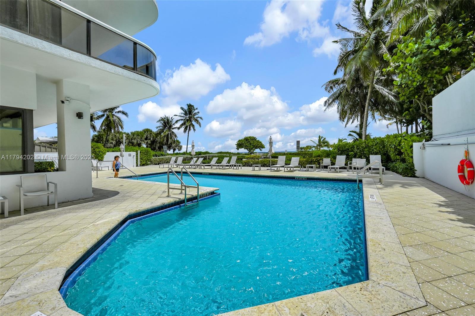 9455 Collins Ave # 603