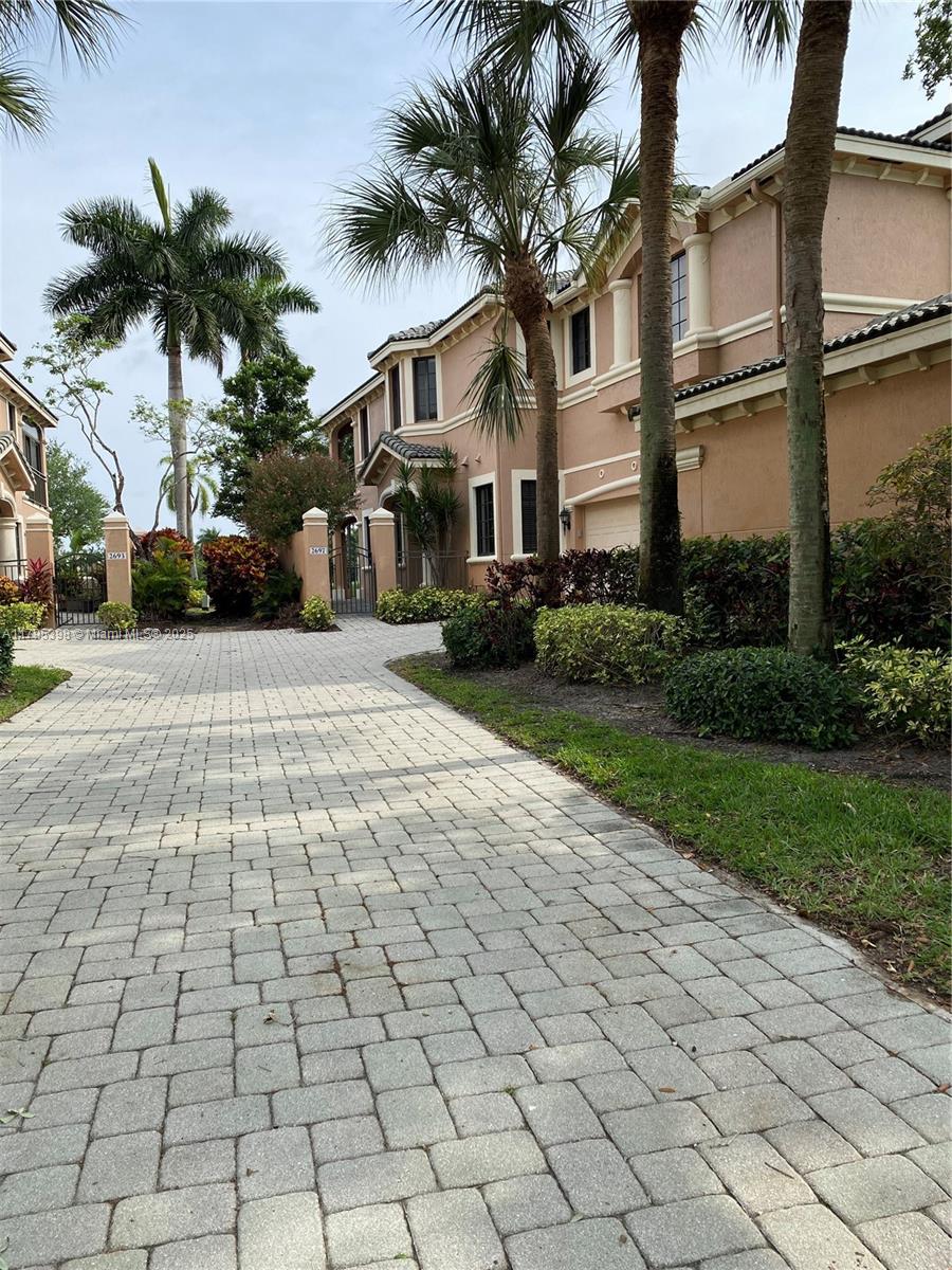 2697 Center Ct Dr # 13 Unit: 1-13