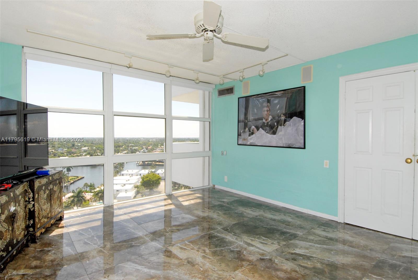 2701 N Ocean Blvd # 15E