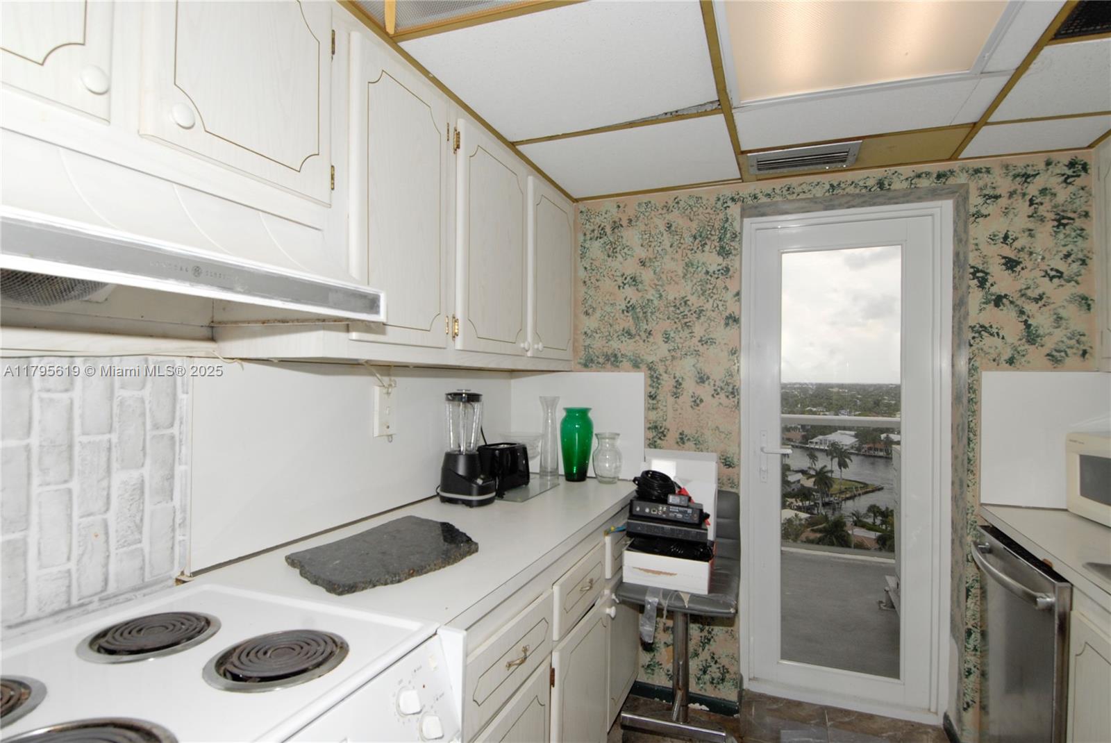 2701 N Ocean Blvd # 15E