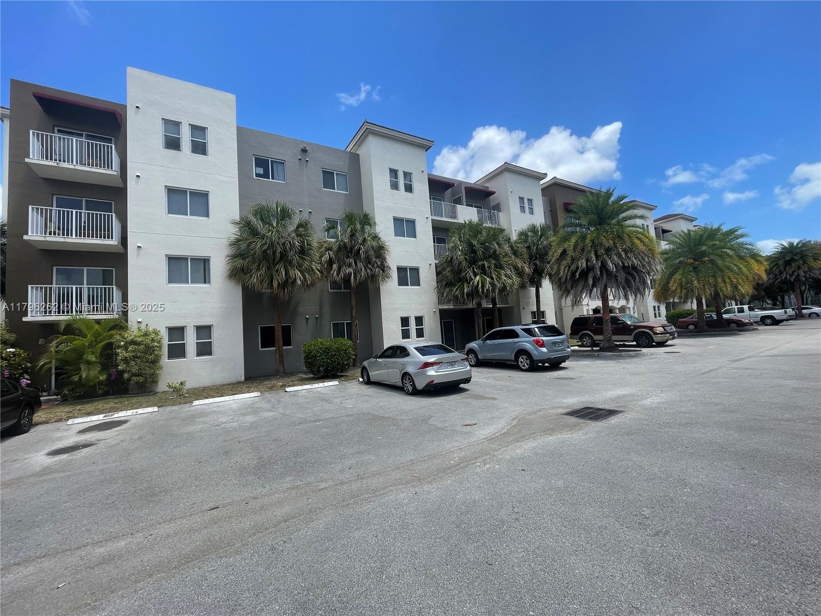 11040 SW 196th St # 204