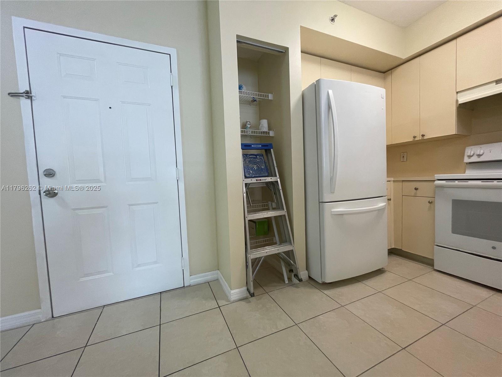 11040 SW 196th St # 204