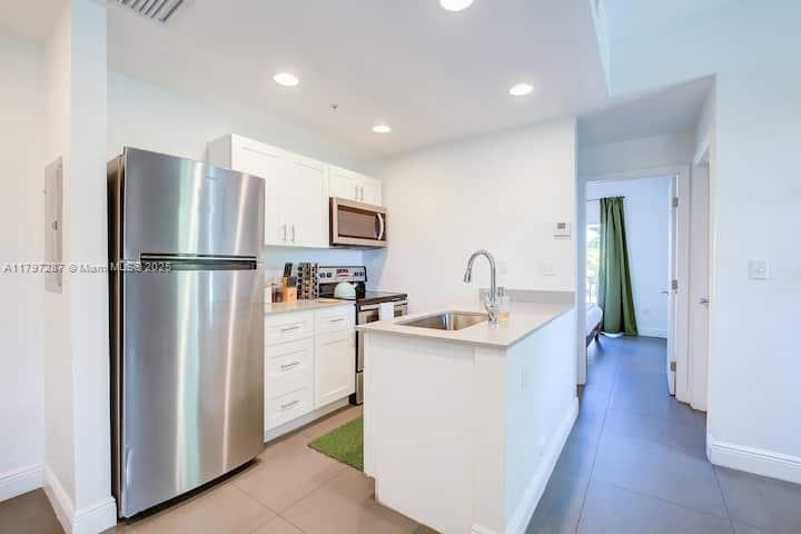 346 NW 35th St # 5
