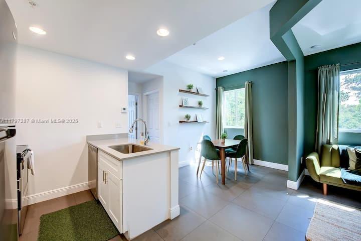 346 NW 35th St # 5