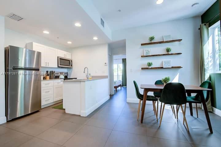 346 NW 35th St # 5