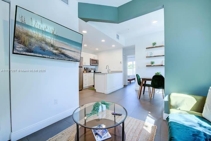 346 NW 35th St # 5