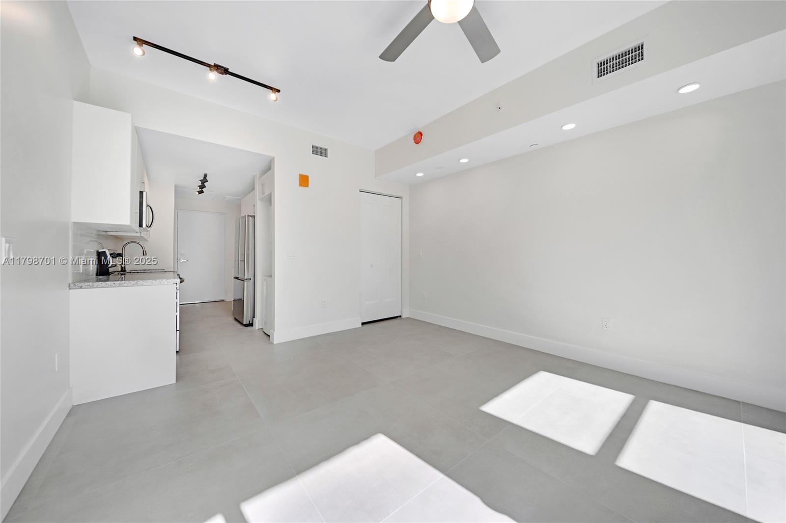 1536 NW 15th Ave # 205