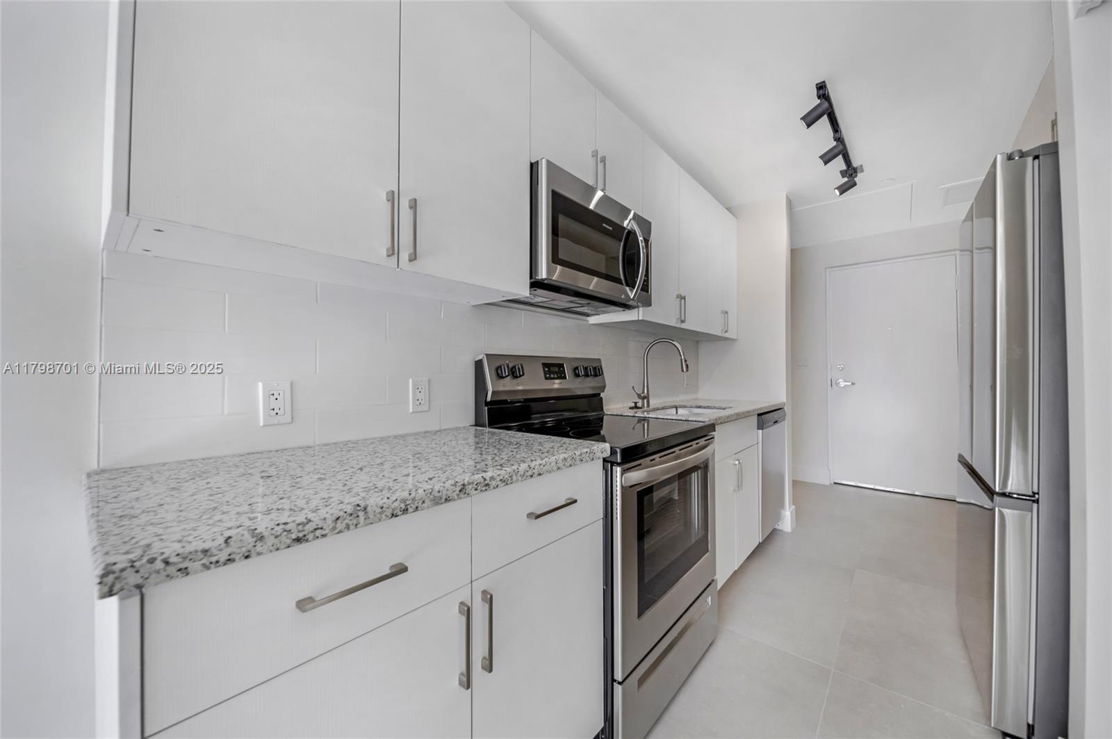 1536 NW 15th Ave # 205