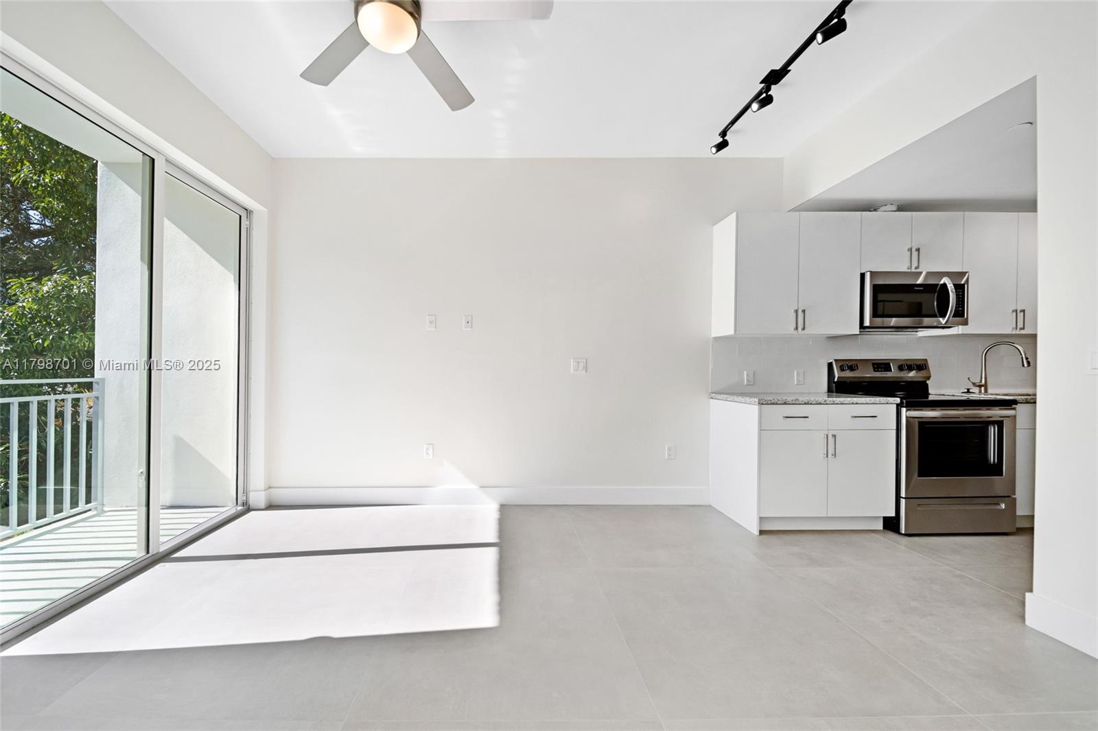 1536 NW 15th Ave # 205