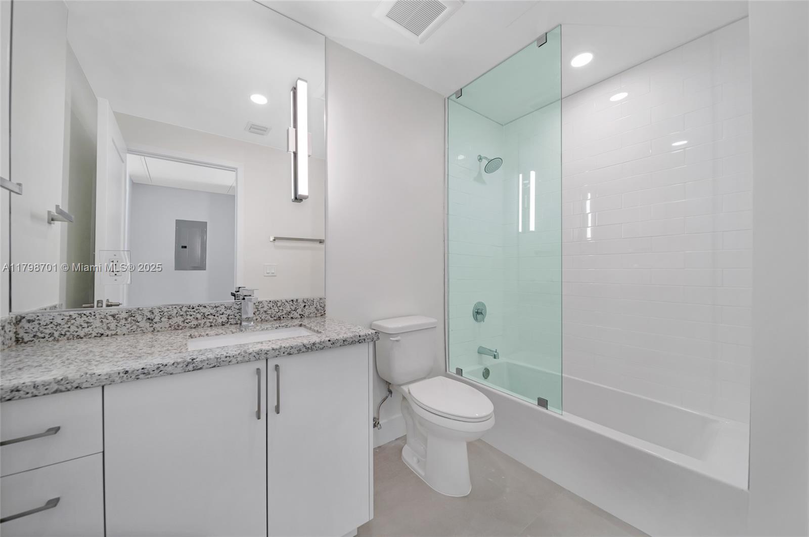 1536 NW 15th Ave # 205