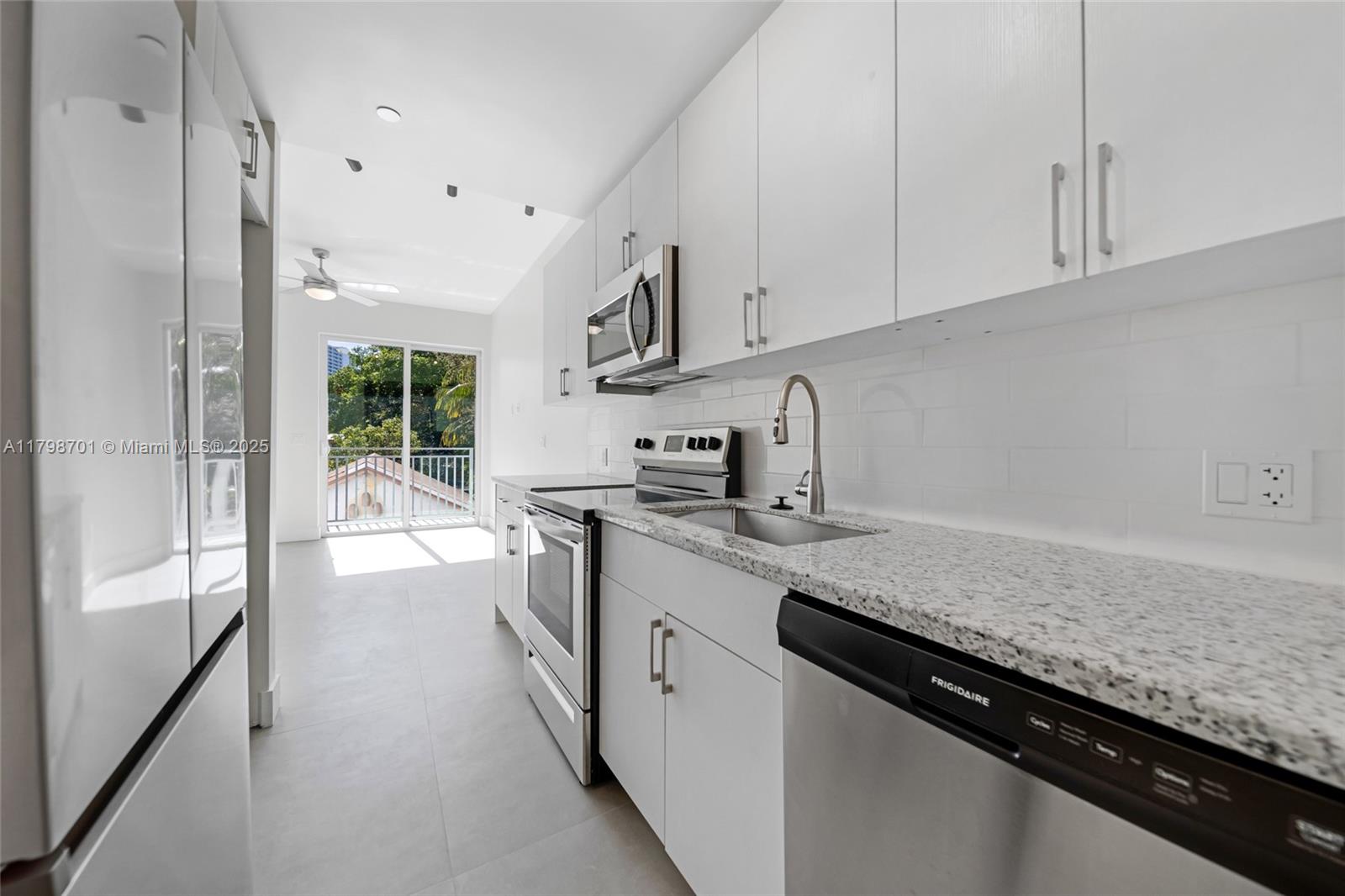 1536 NW 15th Ave # 205