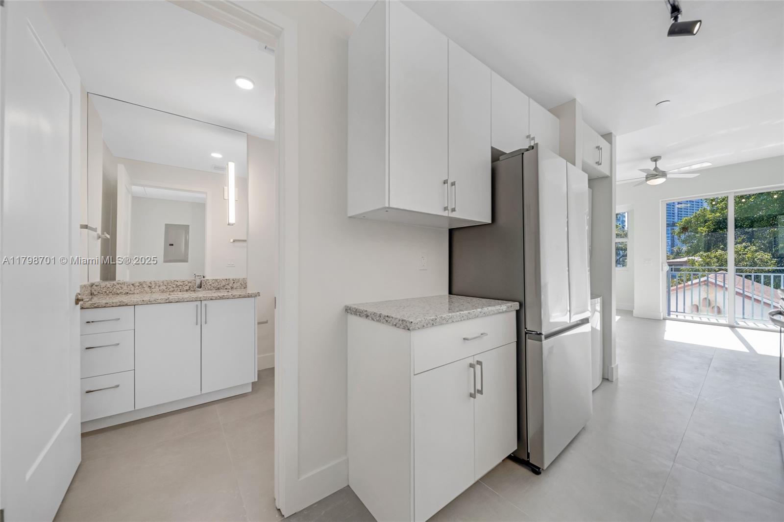 1536 NW 15th Ave # 205