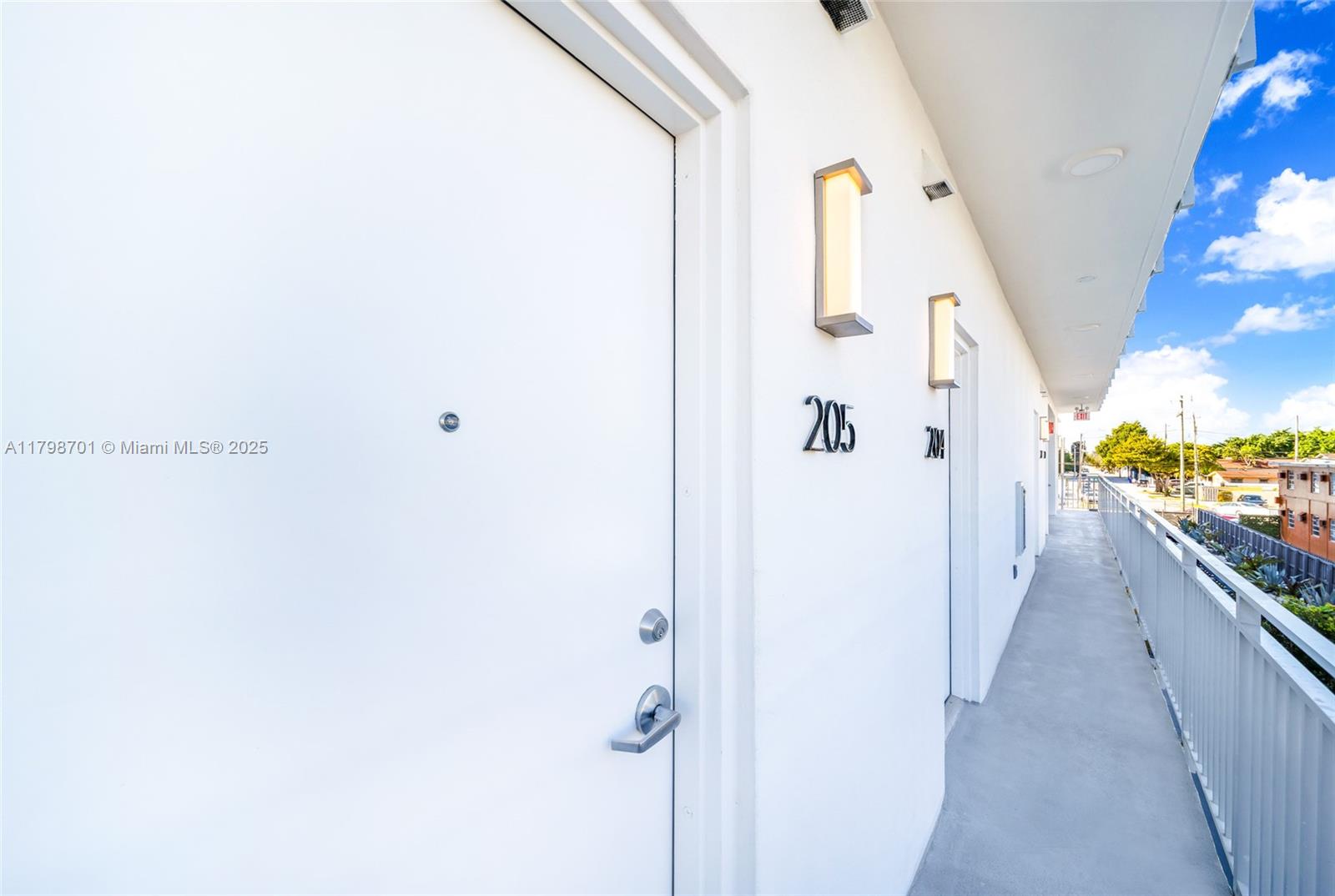 1536 NW 15th Ave # 205