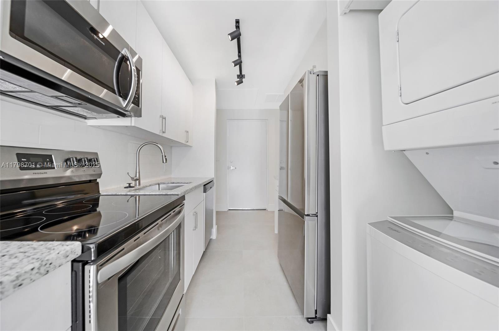 1536 NW 15th Ave # 205