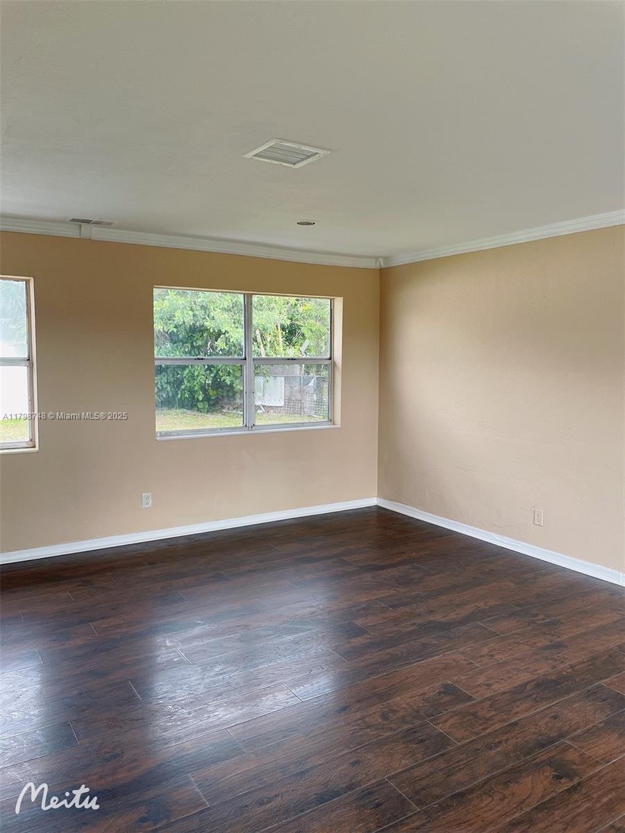 600 NW 38th Ave