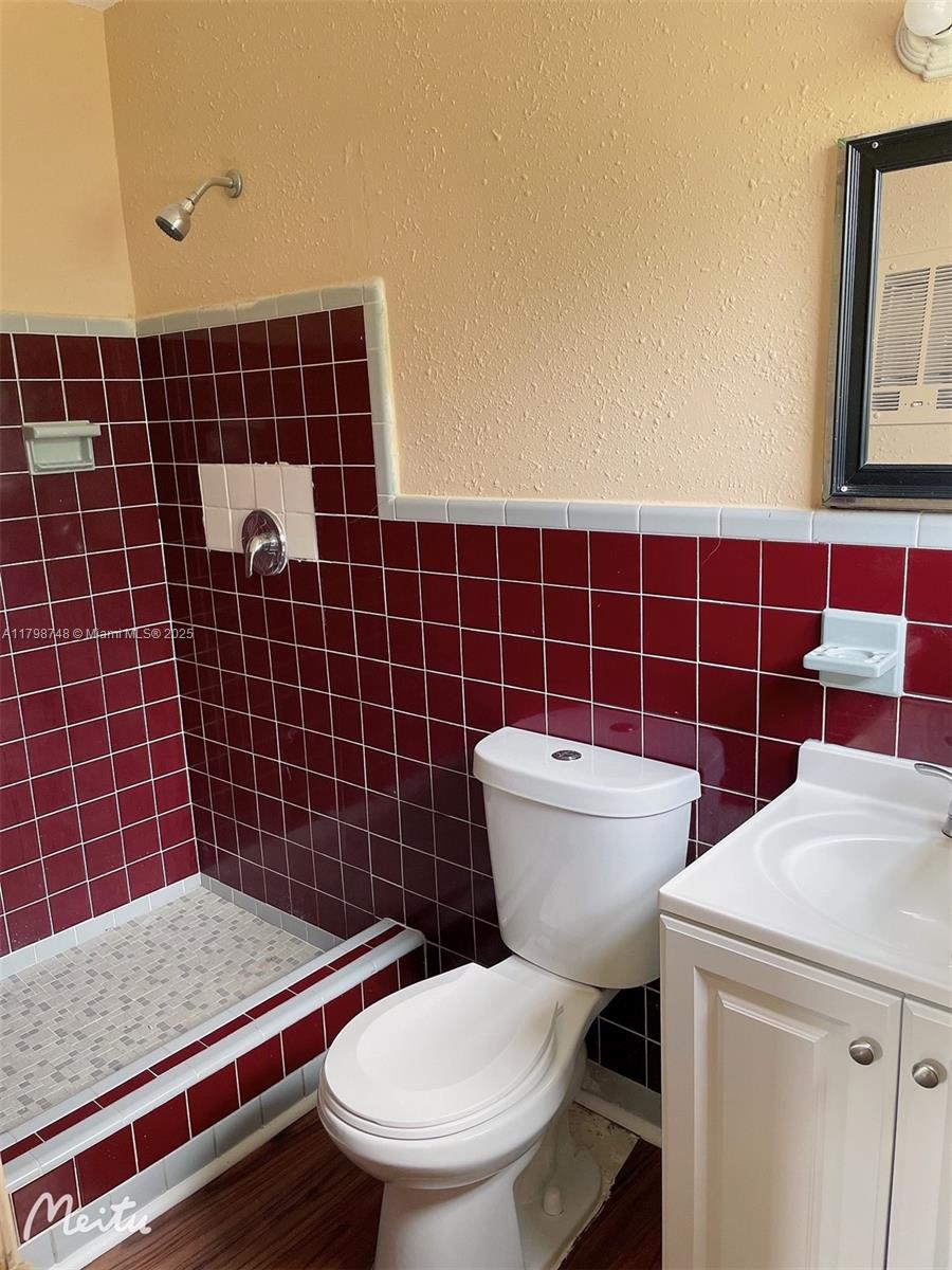 600 NW 38th Ave