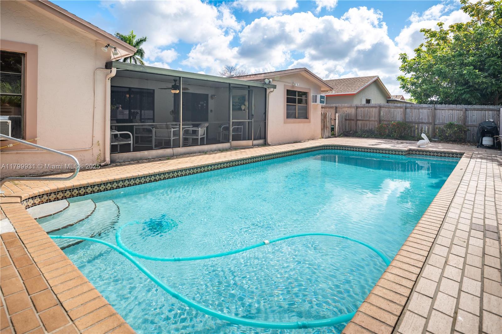 5220 NW 26th Ct