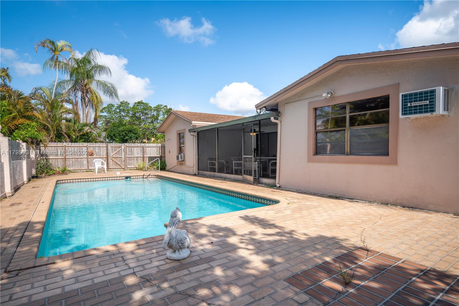 5220 NW 26th Ct