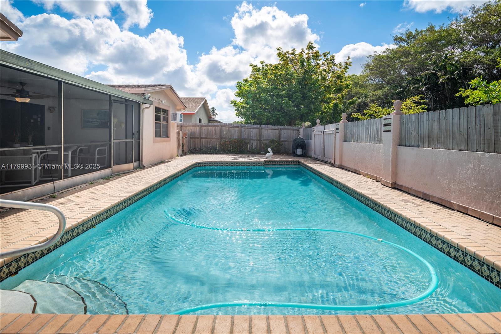 5220 NW 26th Ct