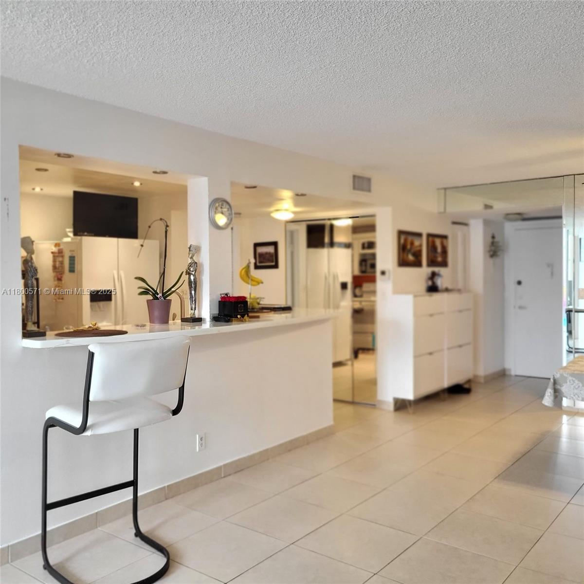 800 Parkview Dr # 619