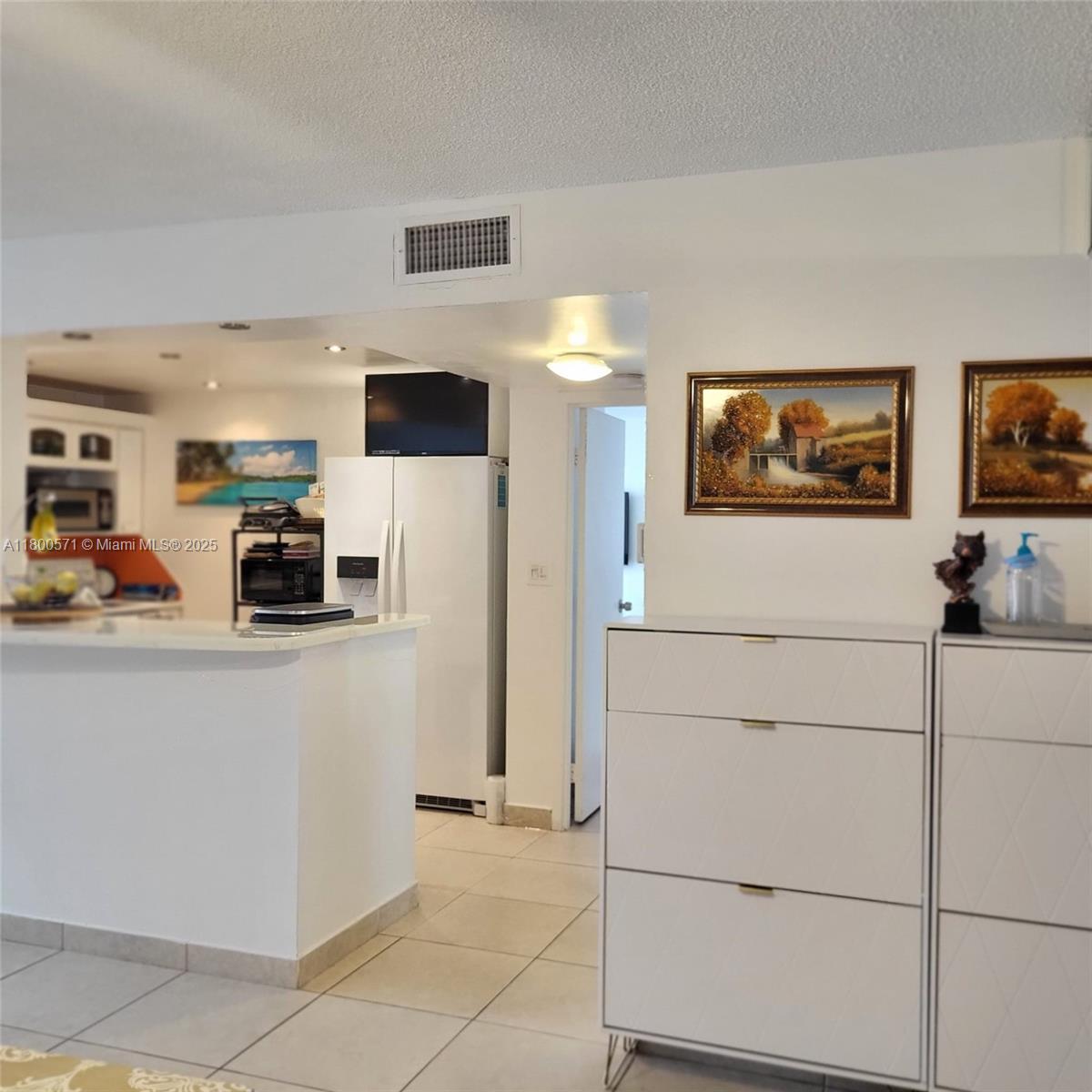 800 Parkview Dr # 619