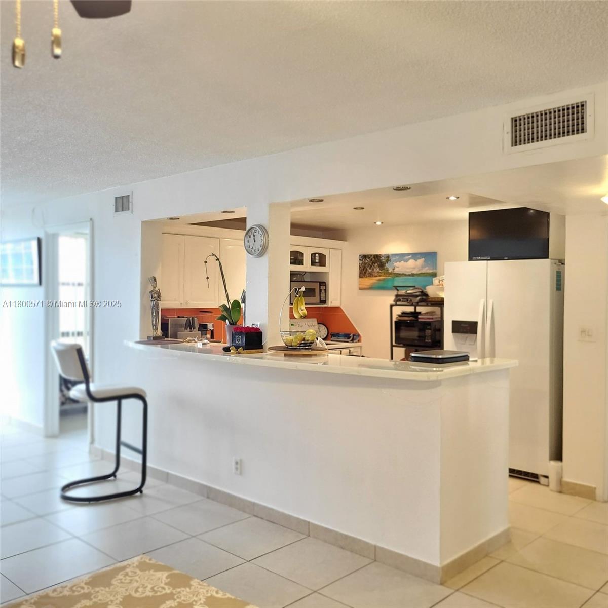 800 Parkview Dr # 619