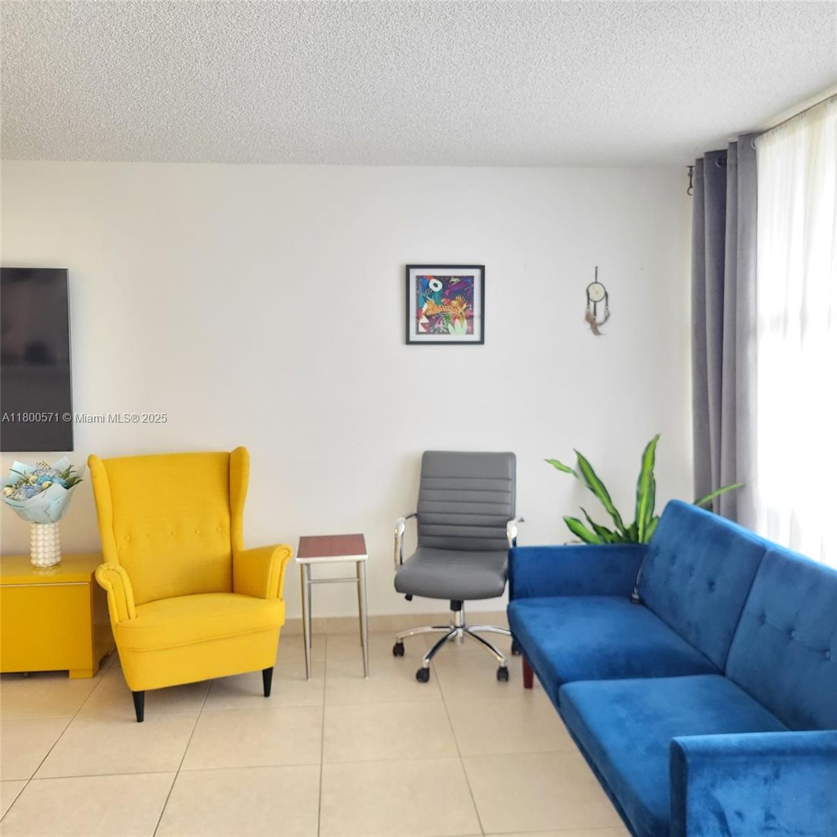 800 Parkview Dr # 619