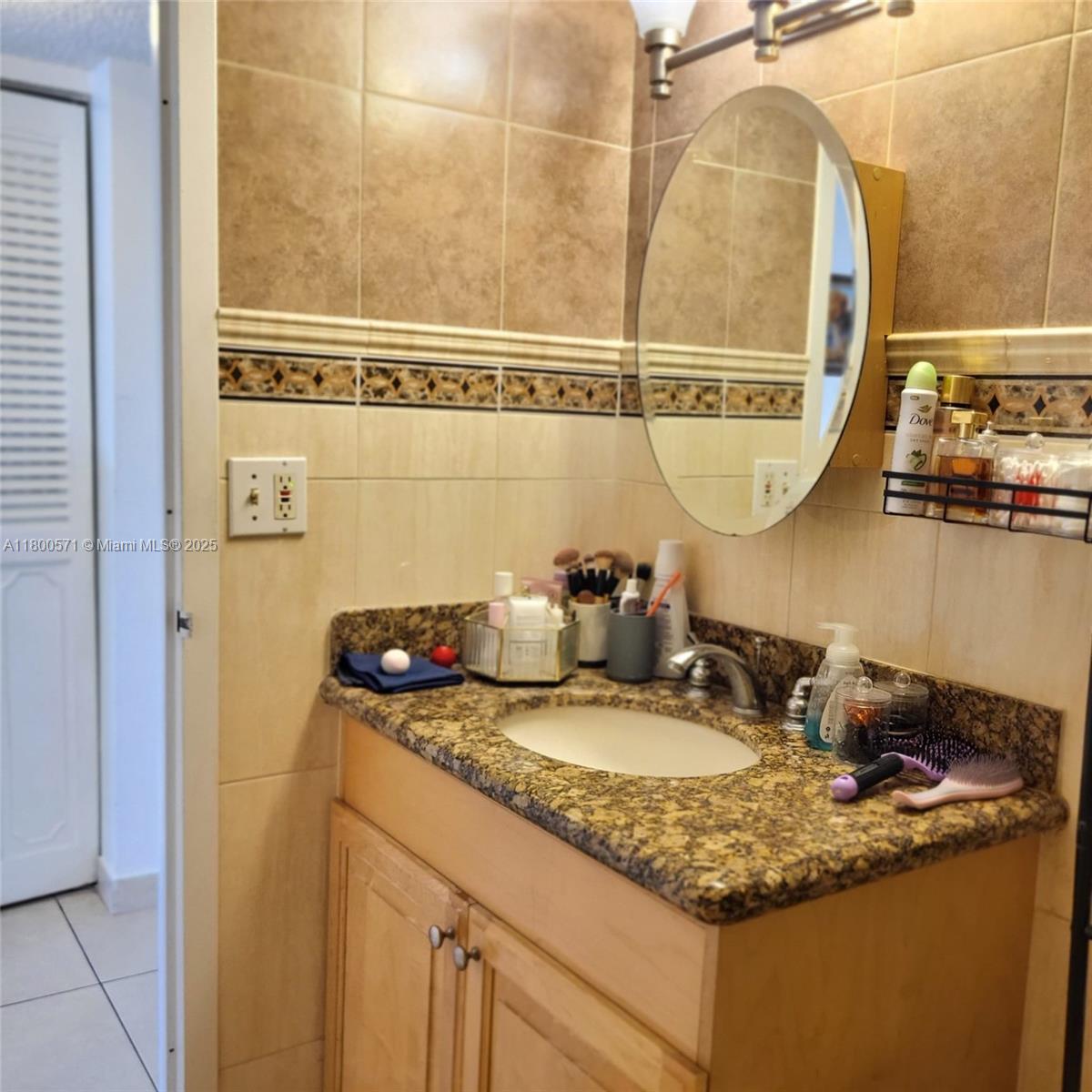 800 Parkview Dr # 619