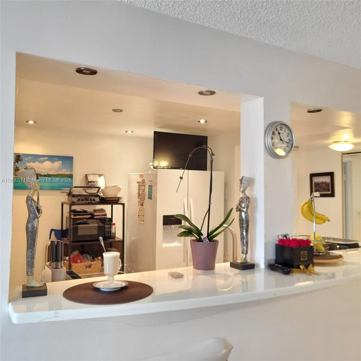 800 Parkview Dr # 619