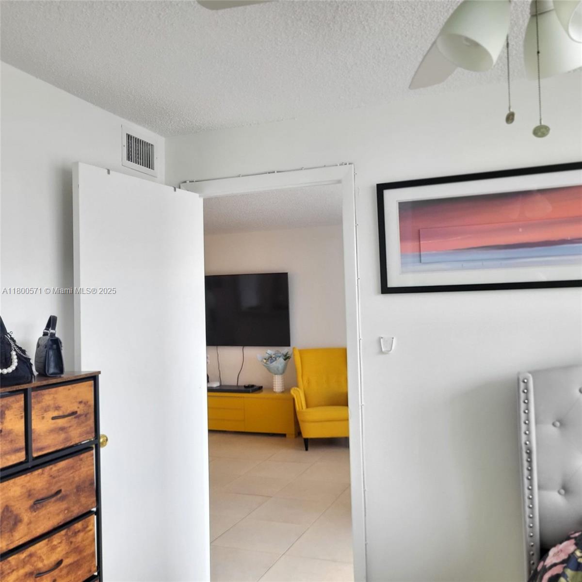 800 Parkview Dr # 619