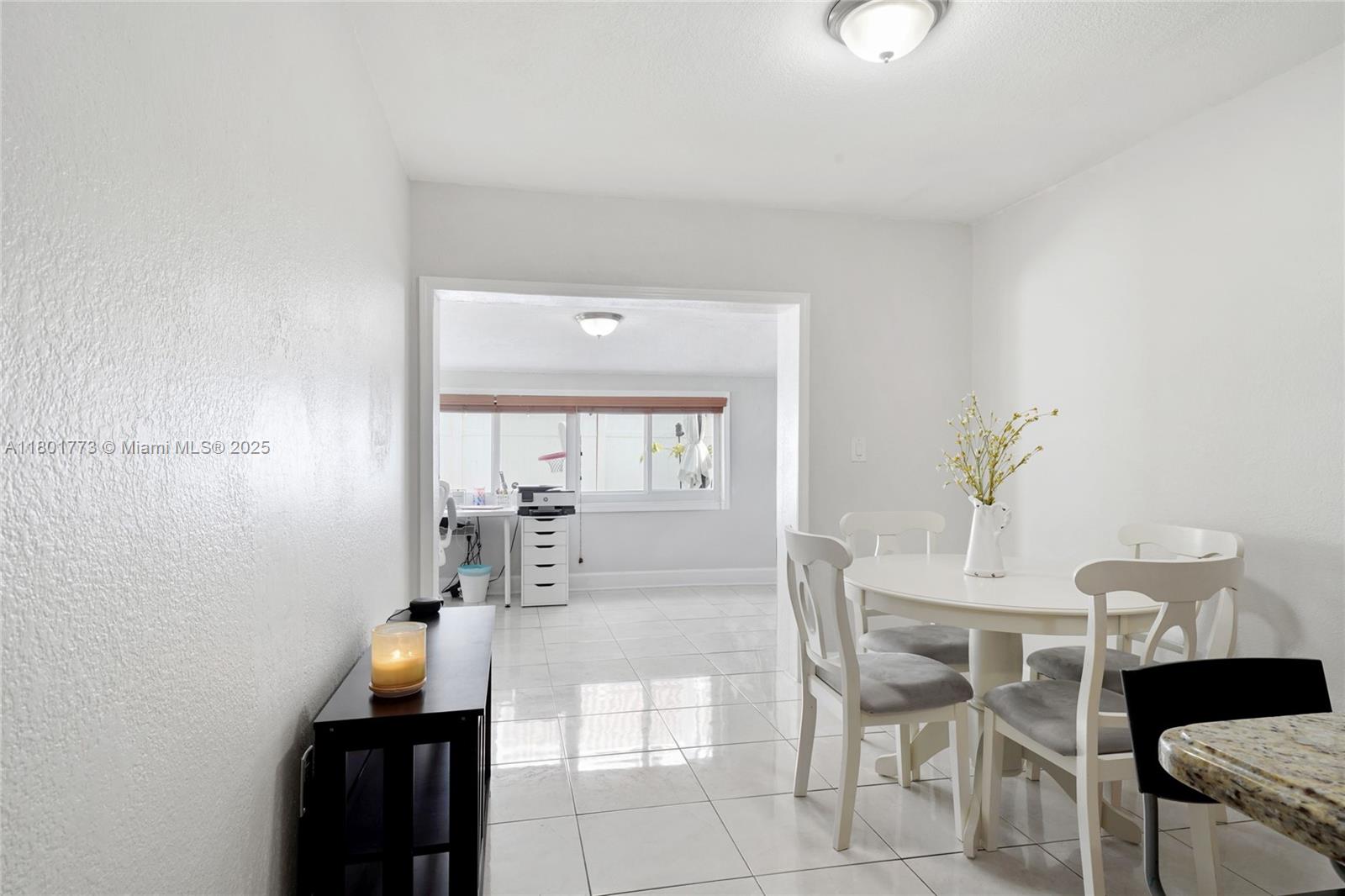 857 W 37th St