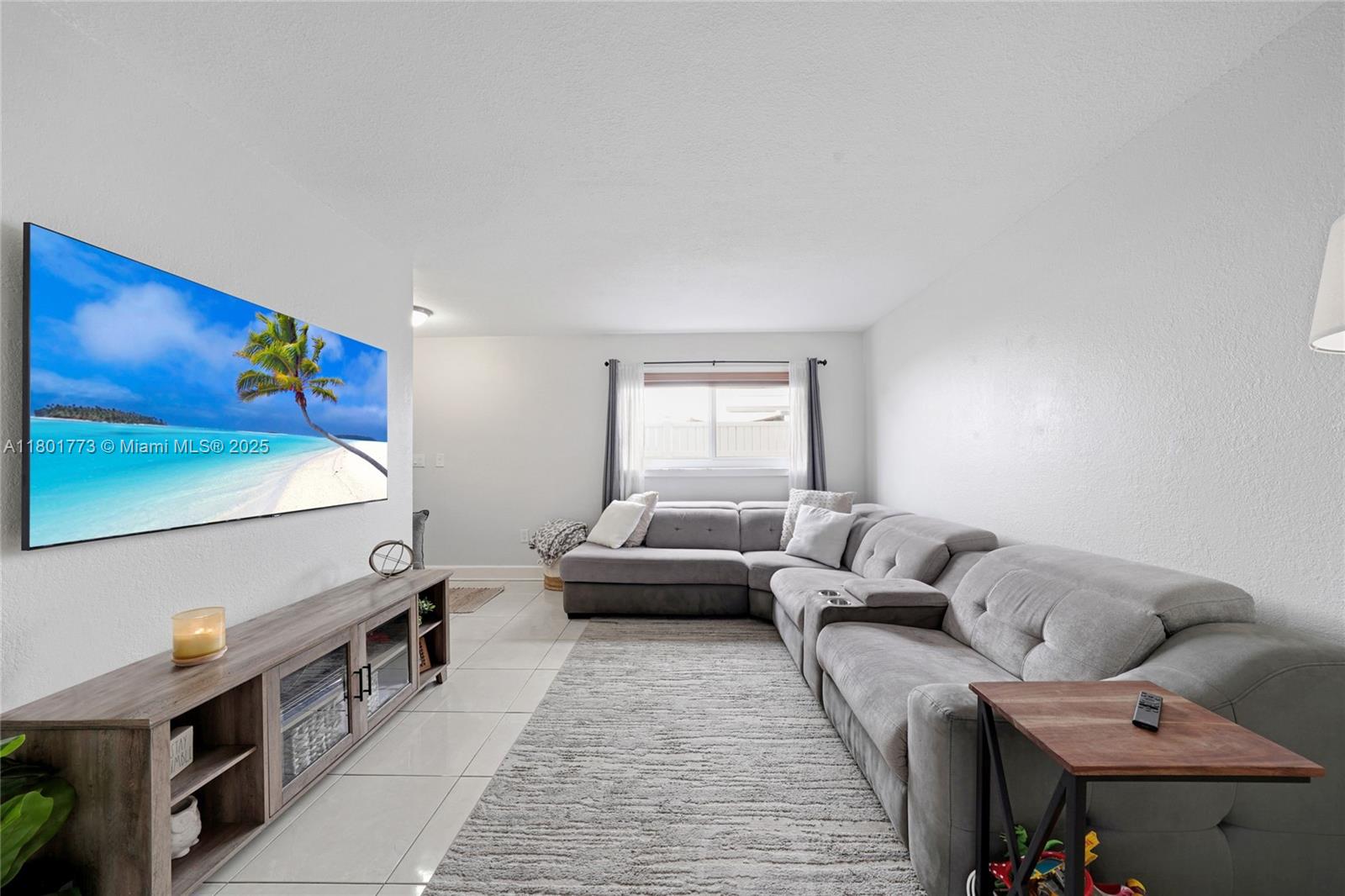 857 W 37th St