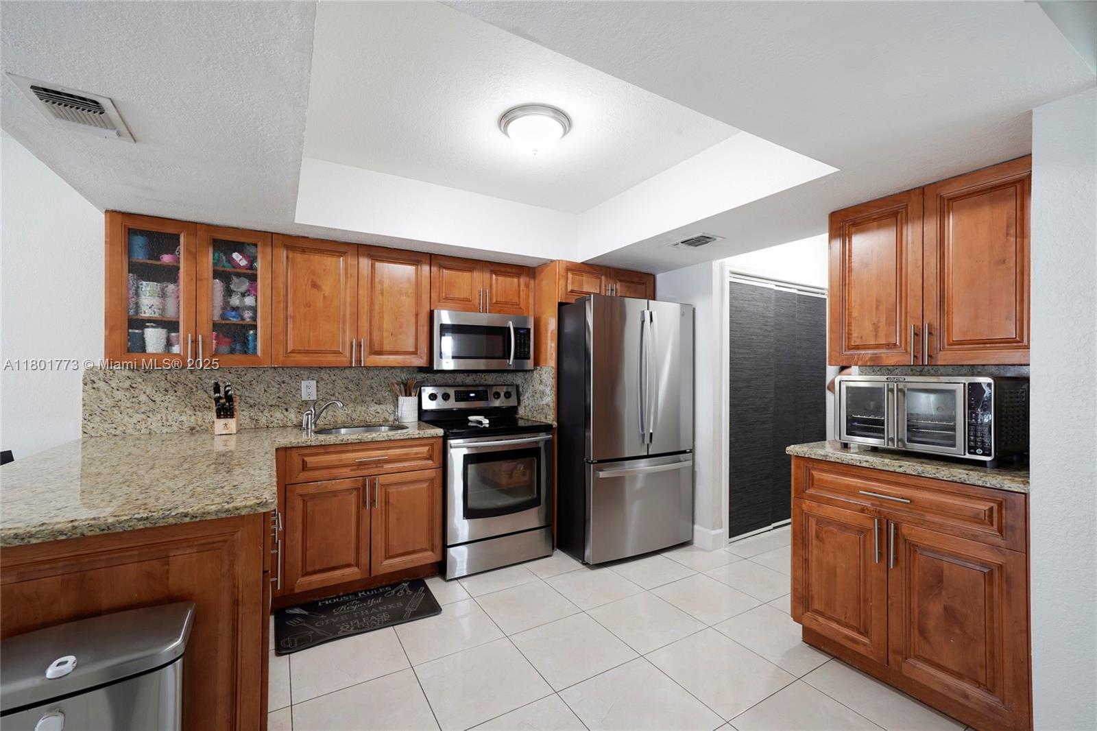857 W 37th St