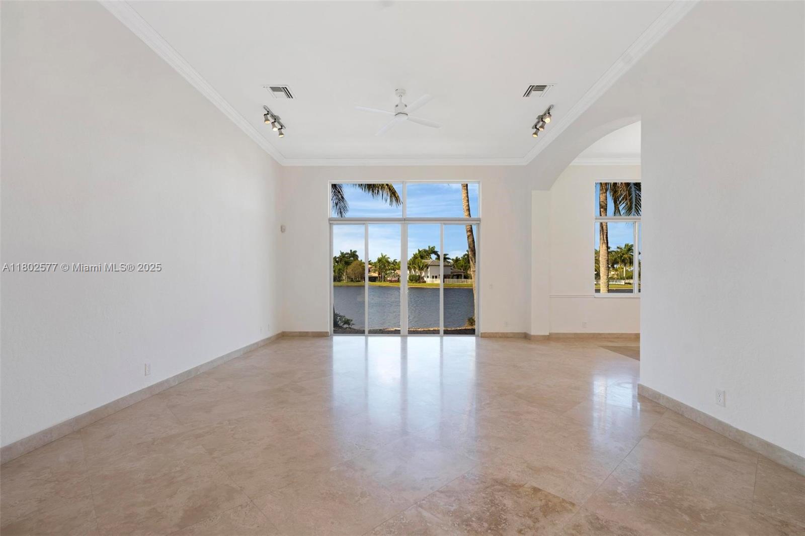 1666 Victoria Pointe Cir