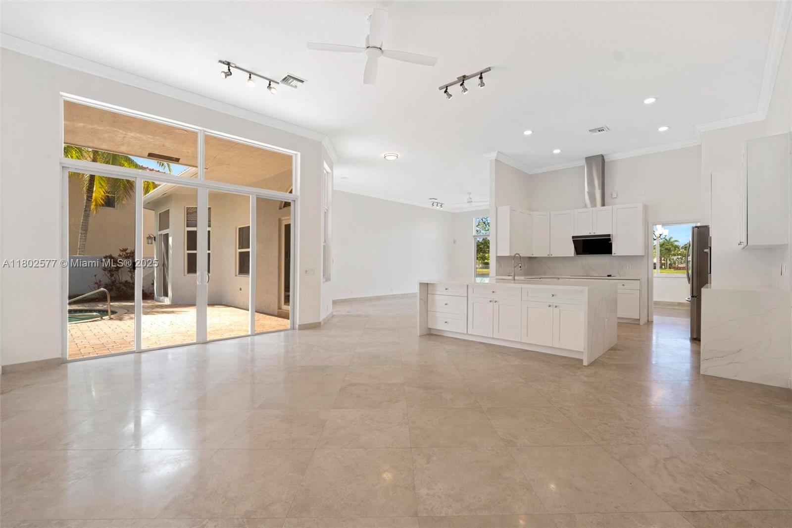 1666 Victoria Pointe Cir