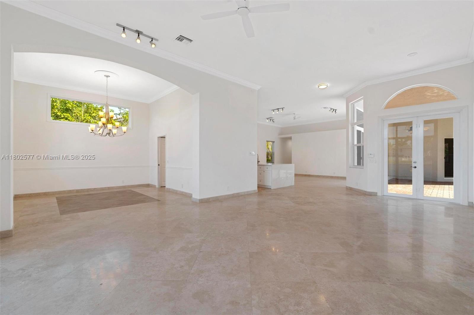1666 Victoria Pointe Cir