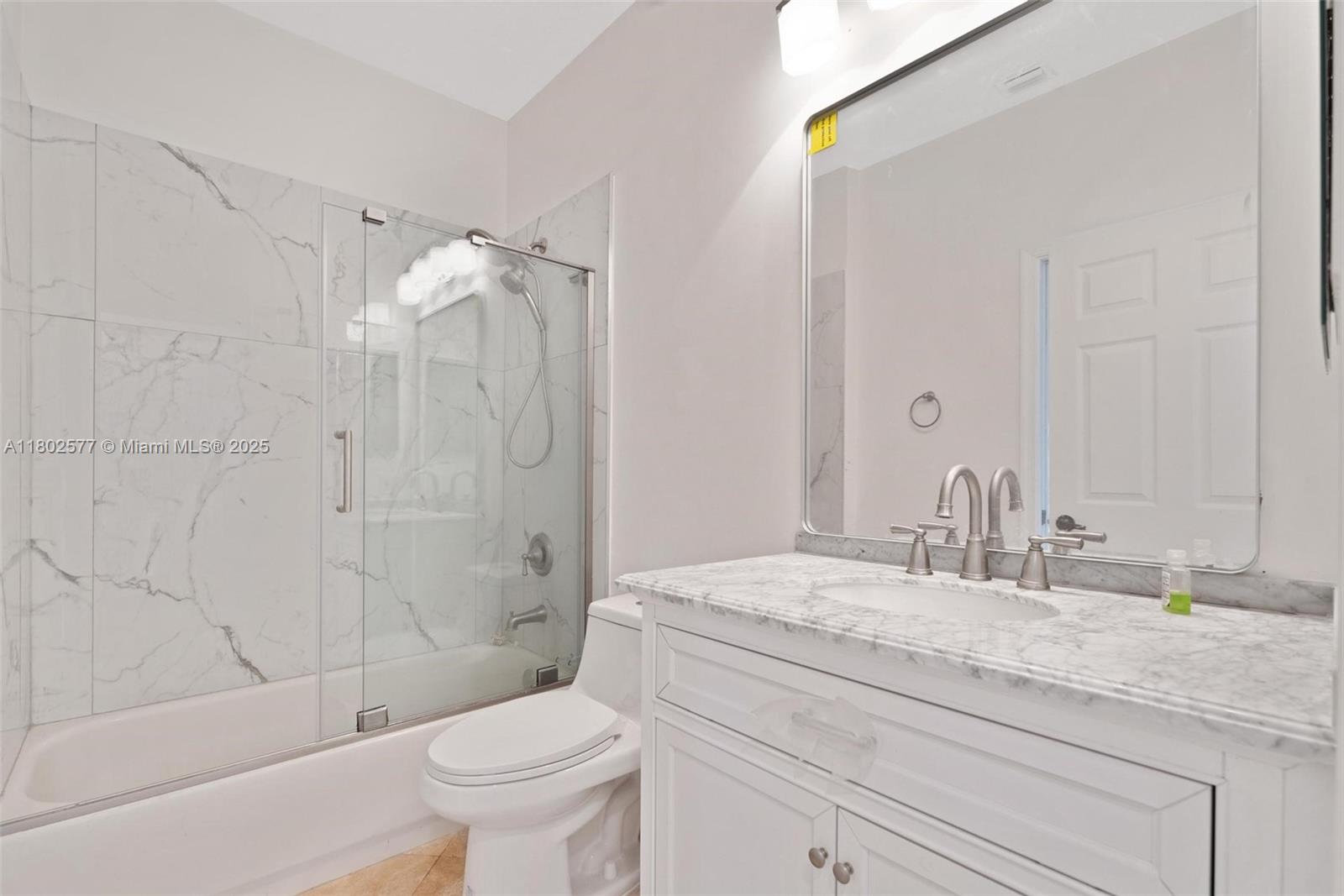 1666 Victoria Pointe Cir