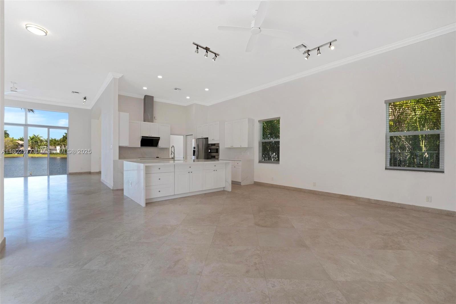1666 Victoria Pointe Cir