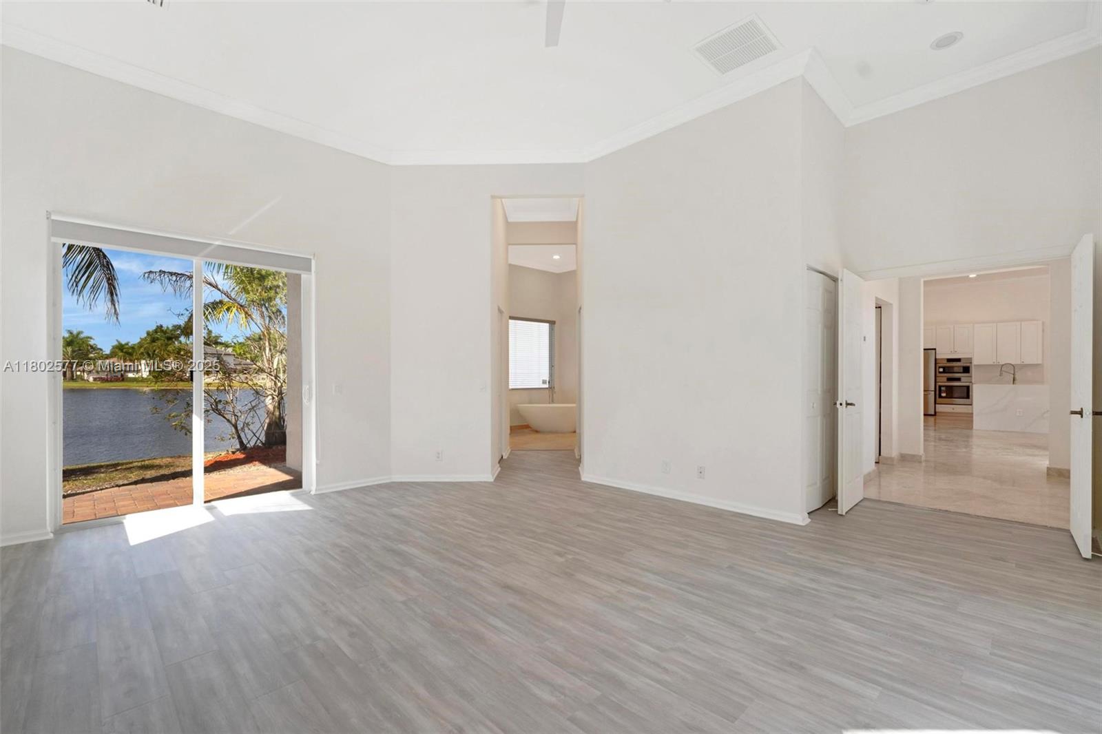 1666 Victoria Pointe Cir